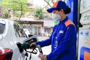 Giá xăng dầu đồng loạt giảm mạnh từ 15 giờ ngày 3/7