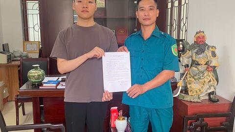 Công dân xã Bát Tràng viết đơn xin nhập ngũ năm 2026