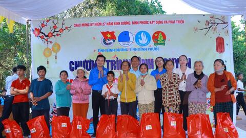 Bình Dương: Ấm áp nghĩa tình đồng bào vùng biên cương