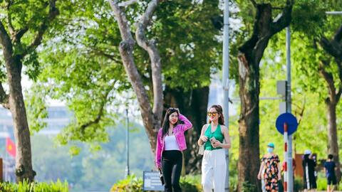 Bắc Bộ nắng hanh, Nam Bộ có mưa dông