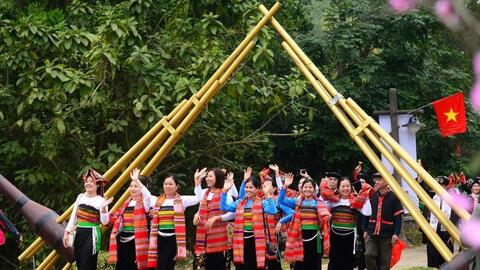 Phiên chợ vùng cao tại Làng Văn hóa - Du lịch các dân tộc