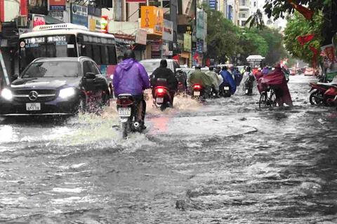 Mưa lớn diện rộng, đề phòng lũ quét ở Bắc Bộ và Trung Bộ