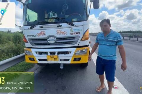 Xử phạt 78 triệu đồng với 6 tài xế dừng đỗ xe trên cao tốc