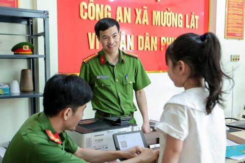 Công an Mường Lát chuyển mình cùng hành trình số hoá