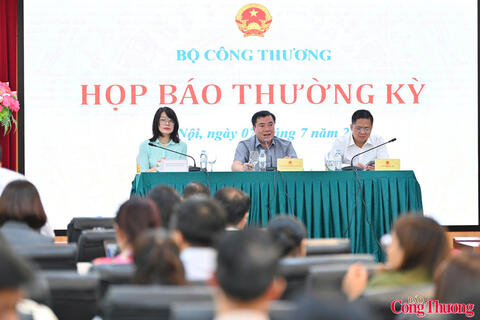 Bộ Công Thương lý giải nhập siêu, làm rõ quản lý xe quà biếu và dư địa xuất khẩu chè