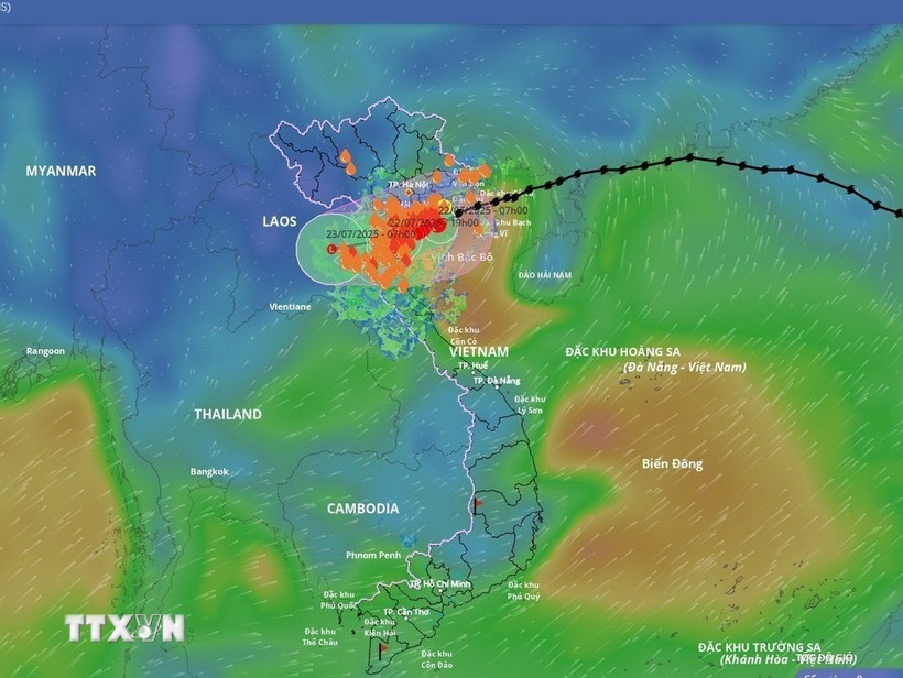 Vị trí và hướng di chuyển của bão số 3 lúc 10 giờ ngày 22/7 từ hệ thống giám sát thiên tai. (Ảnh: TTXVN phát) Vị trí và hướng di chuyển của bão số 3 lúc 10 giờ ngày 22/7 từ hệ thống giám sát thiên tai. (Ảnh: TTXVN phát)