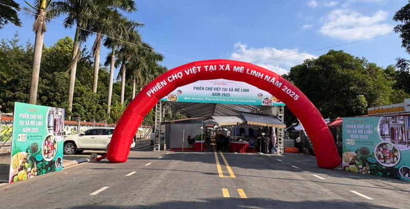 Phiên chợ Việt tại xã Mê Linh năm 2025. Ảnh: N.H