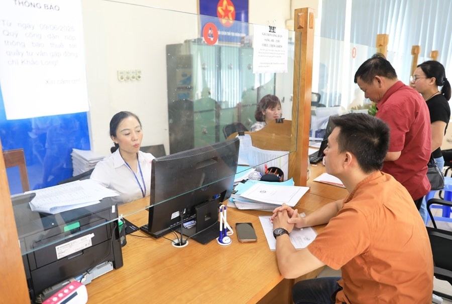 Hà Nội điều động cán bộ về xã, phường, gỡ vướng trong vận hành chính quyền địa phương 2 cấp Hà Nội điều động cán bộ về xã, phường, gỡ vướng trong vận hành chính quyền địa phương 2 cấp