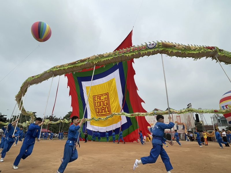 Màn múa rồng đặc sắc tại lễ hội