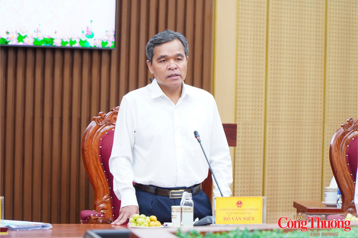 Bí thư Tỉnh ủy Quảng Ngãi  Hồ Văn Niên phát biểu tại buổi làm việc