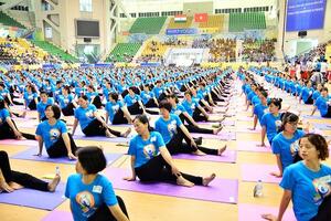 Quảng Ngãi: Gần 900 người tham gia Ngày Quốc tế Yoga lần thứ 11
