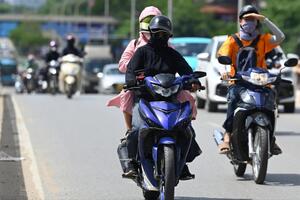 Bắc Bộ ngày nắng, Nam Bộ mưa to cục bộ về chiều tối