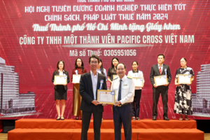 Pacific Cross Việt Nam được vinh danh thực hiện tốt chính sách, pháp luật