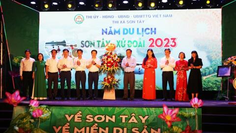 Diện mạo tươi sáng tại xã kiểu mẫu đầu tiên của Sơn Tây