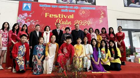 Học sinh hào hứng trải nghiệm Tết cổ truyền tại Festival Xuân 2024