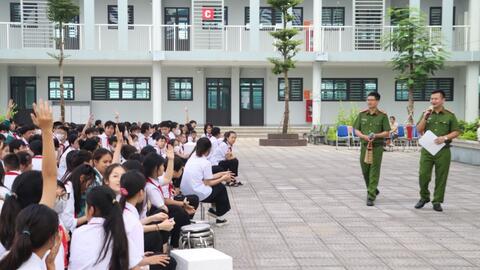 Tuyên truyền Luật Căn cước 2023 cho học sinh trường THCS Trần Phú