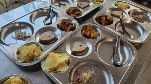 Chú trọng chất lượng bữa ăn bán trú trước thềm năm học mới