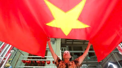 Ngôi làng gần một thế kỷ "giữ hồn" cho lá cờ Tổ quốc