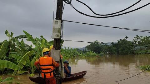 EVN nỗ lực ứng phó và vận hành an toàn lưới điện