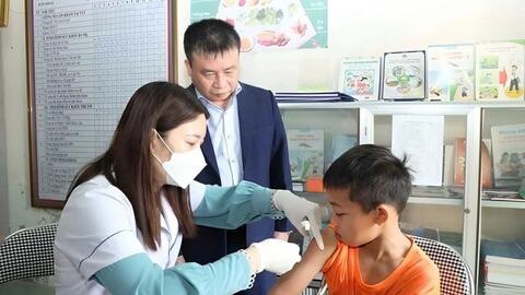 Nghệ An đẩy nhanh tiến độ tiêm vaccine sởi