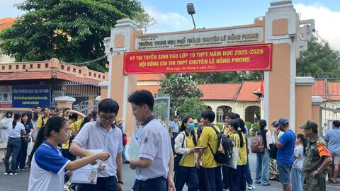 Gần 80.000 học sinh TP Hồ Chí Minh bắt đầu thi lớp 10