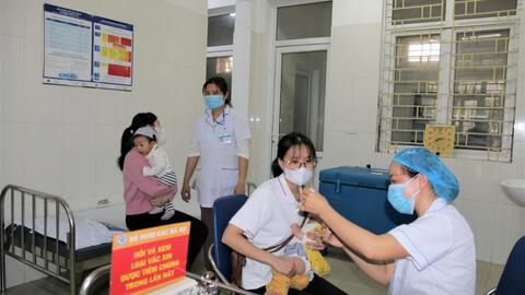 Tiếp tục duy trì tổ chức hiệu quả công tác tiêm chủng