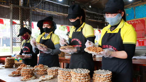 Cơ sở kẹo cu đơ Hà Tĩnh tất bật chuẩn bị đơn hàng cuối năm