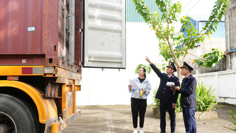 Tăng cường kiểm soát đá nhân tạo, gạch ốp lát nhập khẩu