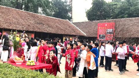 Hà Nội: Người dân, du khách rộn ràng khám phá Tết xưa