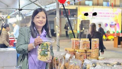 Gia Lai rộn ràng phiên chợ OCOP trước thềm tết Bính Ngọ