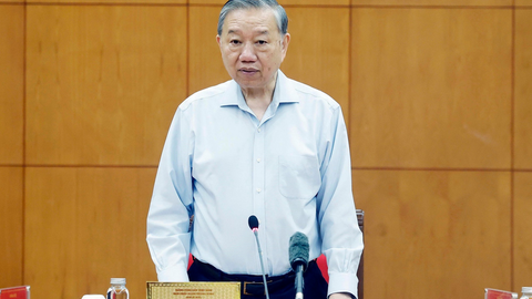 Tiếp tục kiên quyết, kiên trì đấu tranh phòng, chống tham nhũng