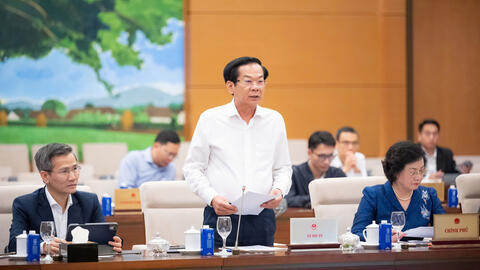 Gỡ bỏ rào cản hành chính, cho phép khen thưởng kịp thời