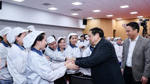 Bảo đảm an sinh xã hội cho người dân và người lao động