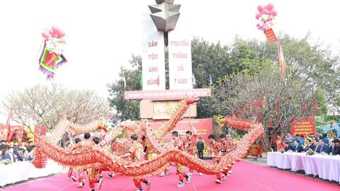 Dâng hương kỷ niệm 235 năm Chiến thắng Ngọc Hồi