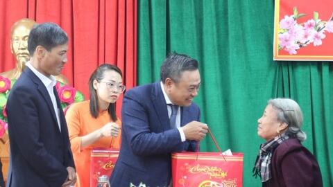 Hà Nội dành hơn 120 nghìn suất quà tặng người có công