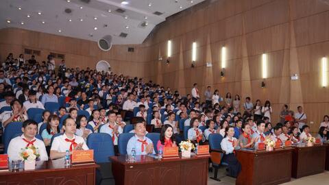 83 mùa hoa, thiếu nhi Thủ đô lớn lên cùng đất nước