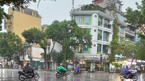 Hà Nội: Thời tiết duy trì mát mẻ, có mưa rào rải rác