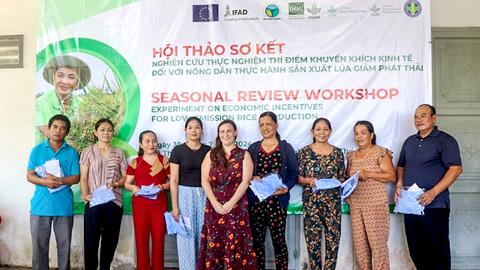 Nghiên cứu thực nghiệm thí điểm khuyến khích kinh tế đối với nông dân thực hành sản xuất lúa giảm phát thải khí nhà kính 