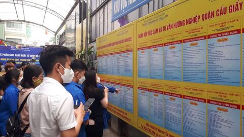 "Bùng nổ" việc làm thời vụ dịp cuối năm