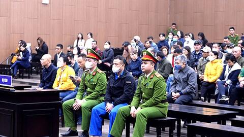 Xét xử 8 bị cáo trong vụ cháy chung cư mini ở Khương Hạ