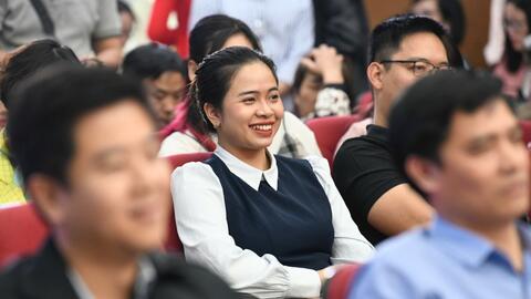 Mang chè Shan tuyết Tủa Chùa ra thế giới