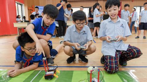 Từ lớp học truyền thống đến lớp học số hóa