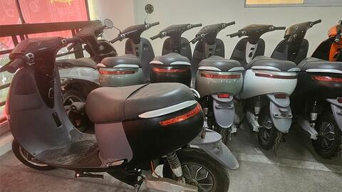 Hà Nội: Triệt phá đường dây sản xuất, buôn bán xe máy điện giả