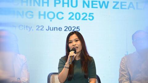 Khi cha mẹ cũng “du học” cùng con…