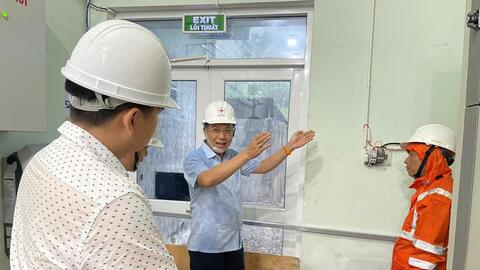 Lãnh đạo EVNCPC kiểm tra công tác ứng phó bão tại Huế và Quảng Trị