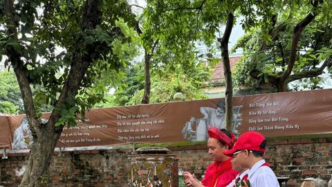 Khai mạc trưng bày "Tình đất và gốm"