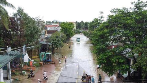 Thanh Hóa: Nước lũ tràn vào bất ngờ, 'nuốt chửng' 15 tấn phân bón trong chớp mắt