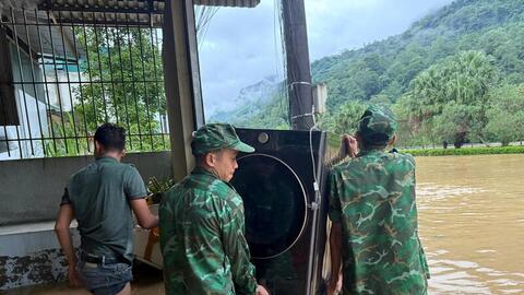 Bộ đội Biên phòng Tuyên Quang xuyên đêm giúp dân khắc phục thiên tai