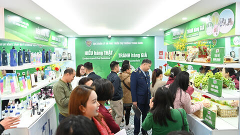 Phòng trưng bày hàng thật - giả: Điểm nhấn Ngày Chống hàng giả