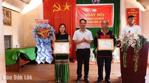 Gương sáng ở buôn A Riêng